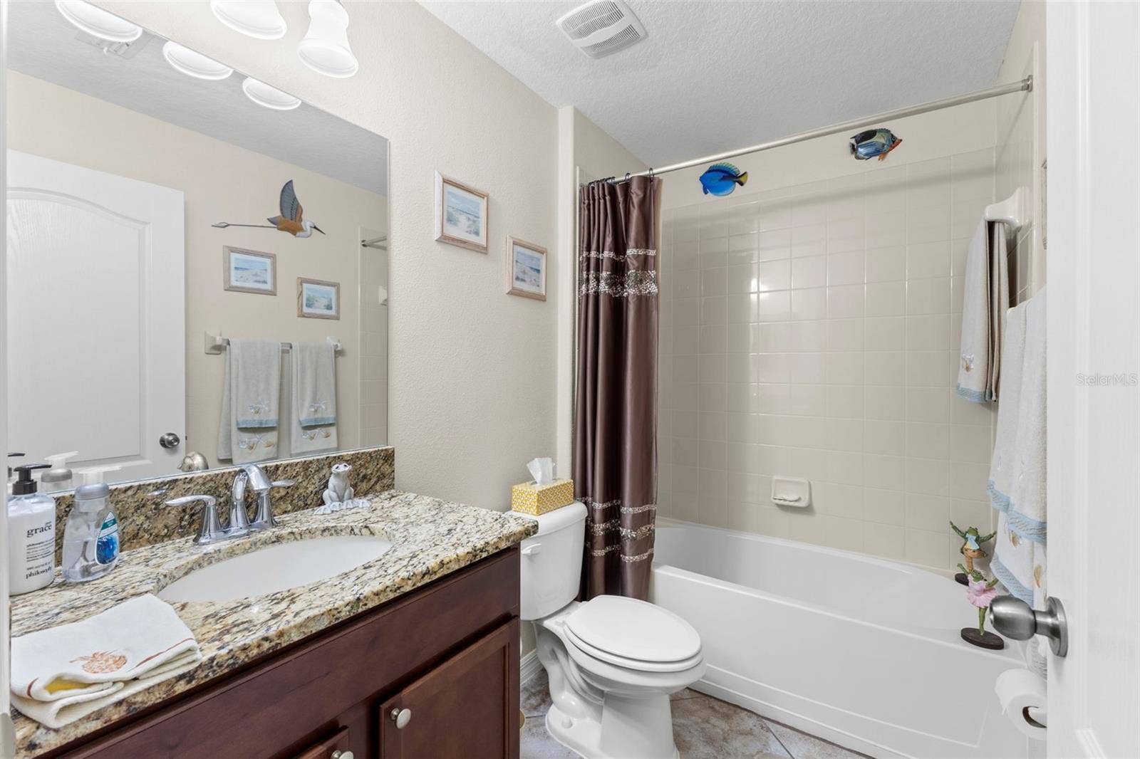 13627 CREST LAKE DRIVE, Hudson, FL 34669 Second full bath with tub/shower combination