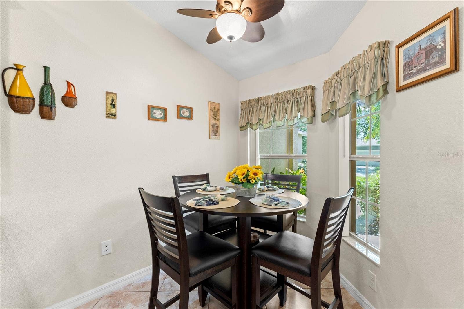 13627 CREST LAKE DRIVE, Hudson, FL 34669 Breakfast nook