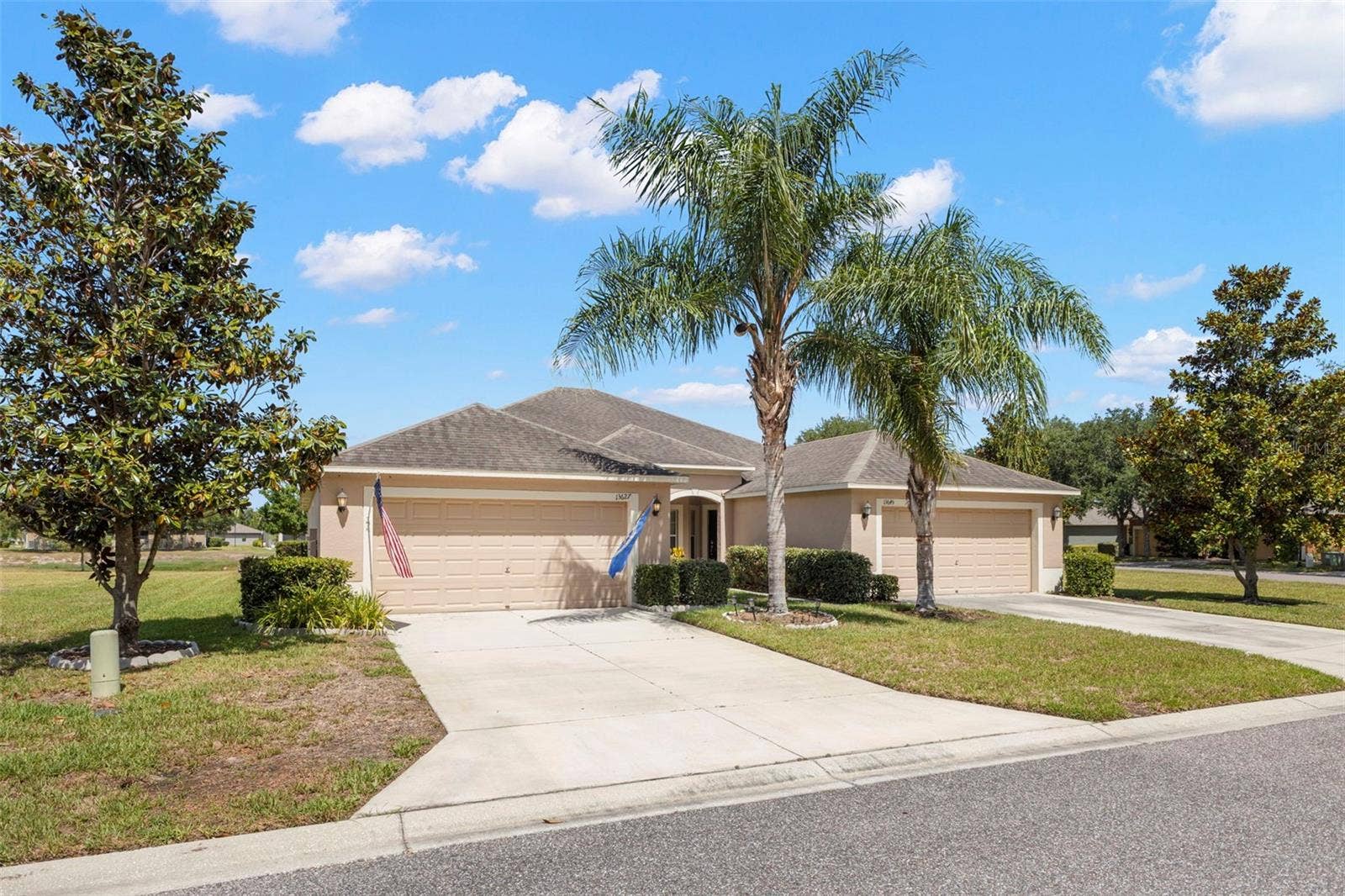 13627 CREST LAKE DRIVE, Hudson, FL 34669 13627 CREST LAKE DRIVE, Hudson, FL 34669