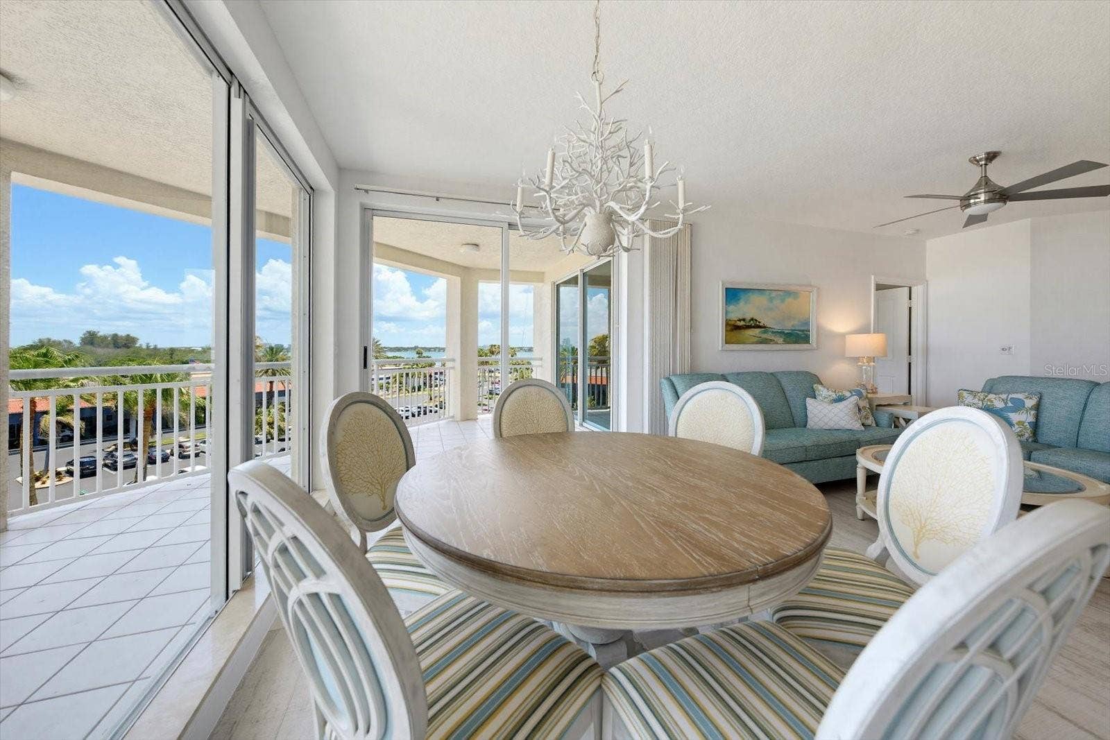 1170 GULF BOULEVARD, #404, Clearwater Beach, FL 33767 Water views from each direction from dining area.