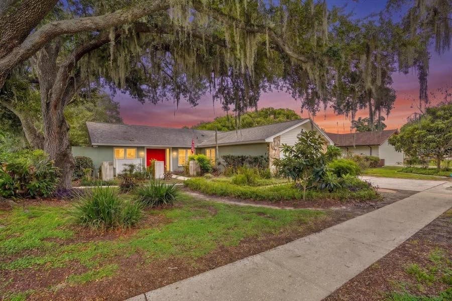 Property photo for 1013 BLACK KNIGHT DRIVE, Valrico, FL