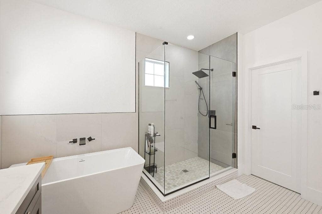 8426 MOREHOUSE DRIVE, Orlando, FL 32836 8426 MOREHOUSE DRIVE, Orlando, FL 32836