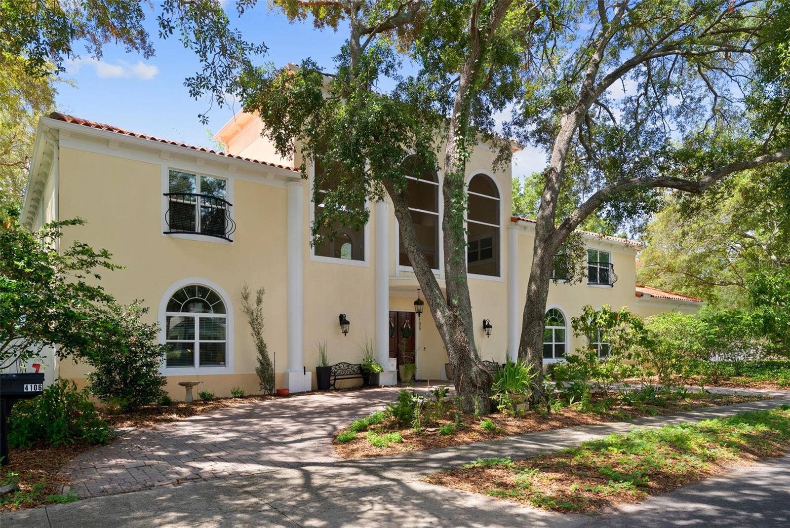 4106 W SAN MIGUEL STREET, Tampa, FL 33629