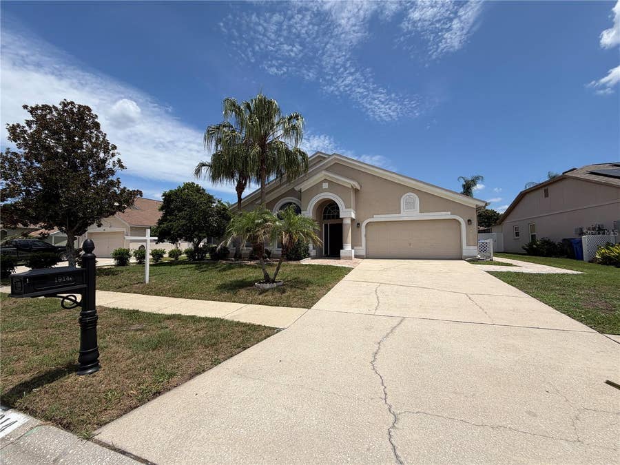 Property photo for 1914 LEICHESTER STREET, Valrico, FL