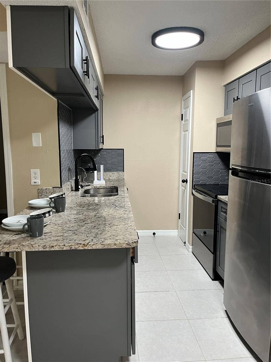 Property photo for 211 THORN TREE PLACE, Brandon, FL