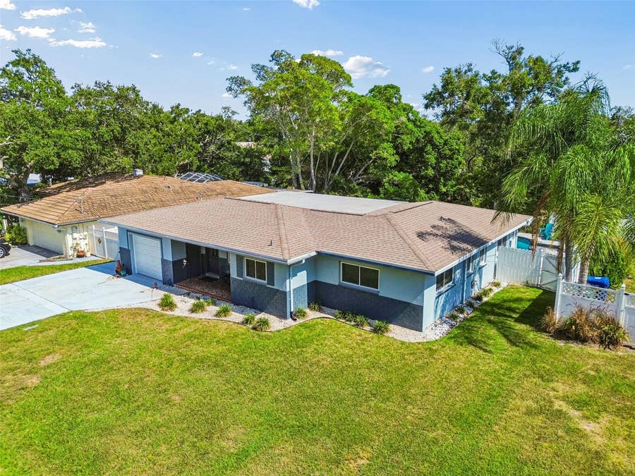 Property photo for 3282 HONEYSUCKLE RD, Largo, FL