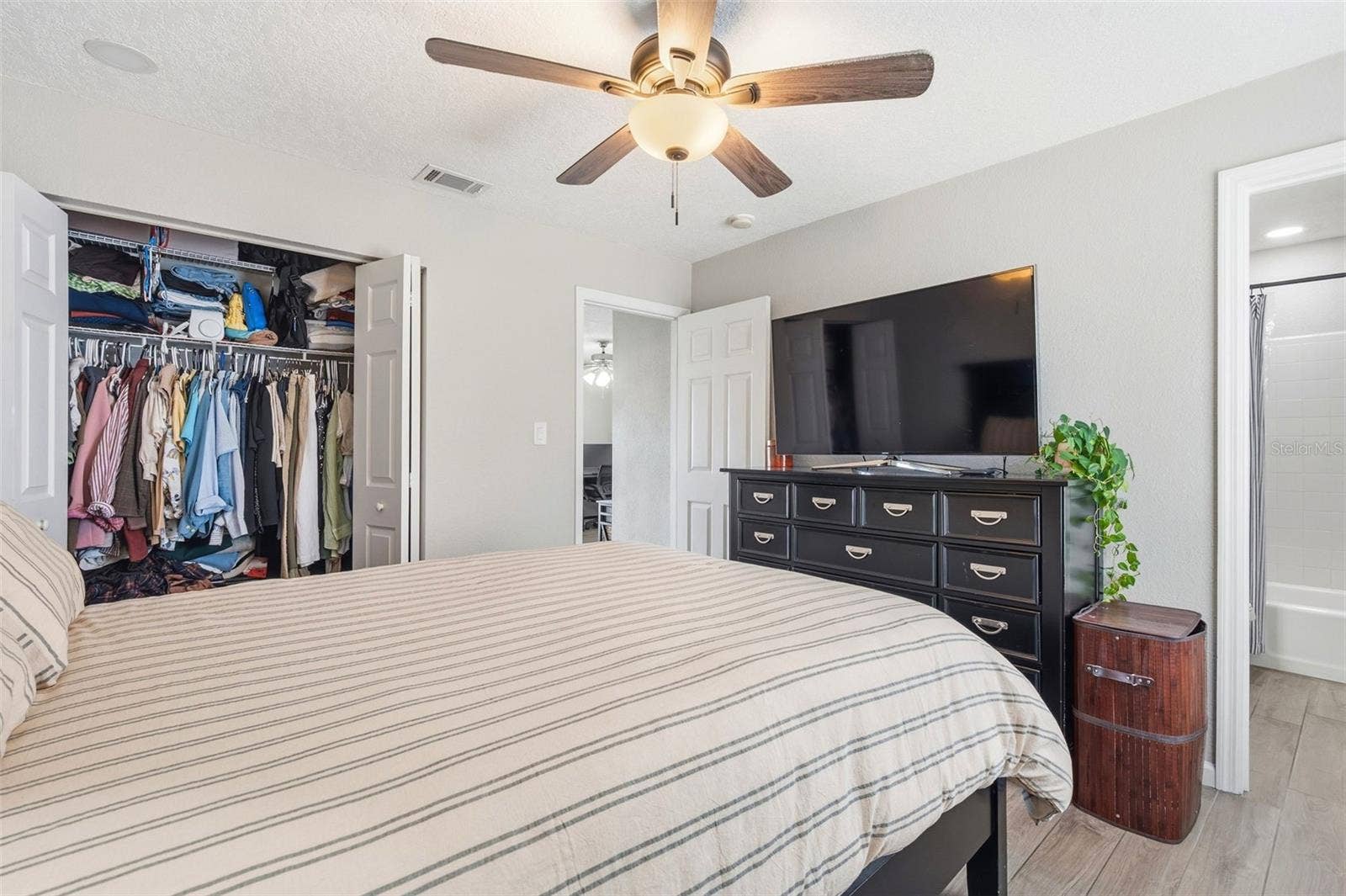 4725 COQUINA KEY DRIVE SE, #D, St Petersburg, FL 33705 4725 COQUINA KEY DRIVE SE, #D, St Petersburg, FL 33705