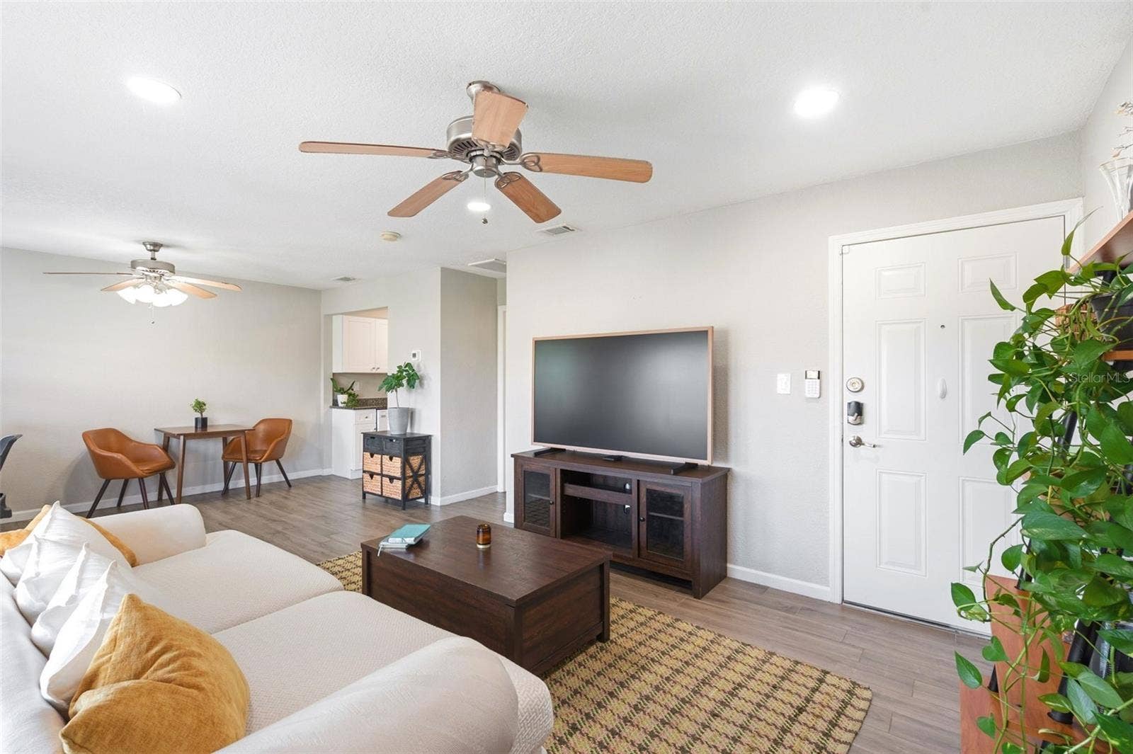 4725 COQUINA KEY DRIVE SE, #D, St Petersburg, FL 33705 4725 COQUINA KEY DRIVE SE, #D, St Petersburg, FL 33705