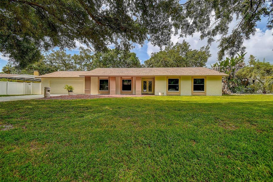 Property photo for 9404 W HAMILTON AVENUE, Tampa, FL