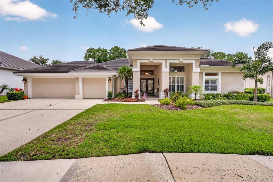 Property photo for 9109 WOODRIDGE RUN DRIVE, Tampa, FL