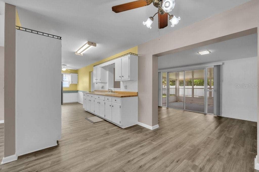 1105 N PARSONS AVENUE, Brandon, FL 33510 1105 N PARSONS AVENUE, Brandon, FL 33510