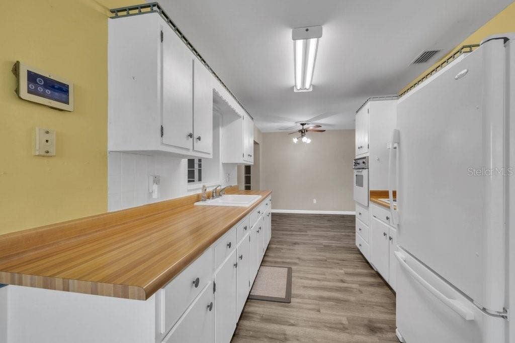 1105 N PARSONS AVENUE, Brandon, FL 33510 1105 N PARSONS AVENUE, Brandon, FL 33510