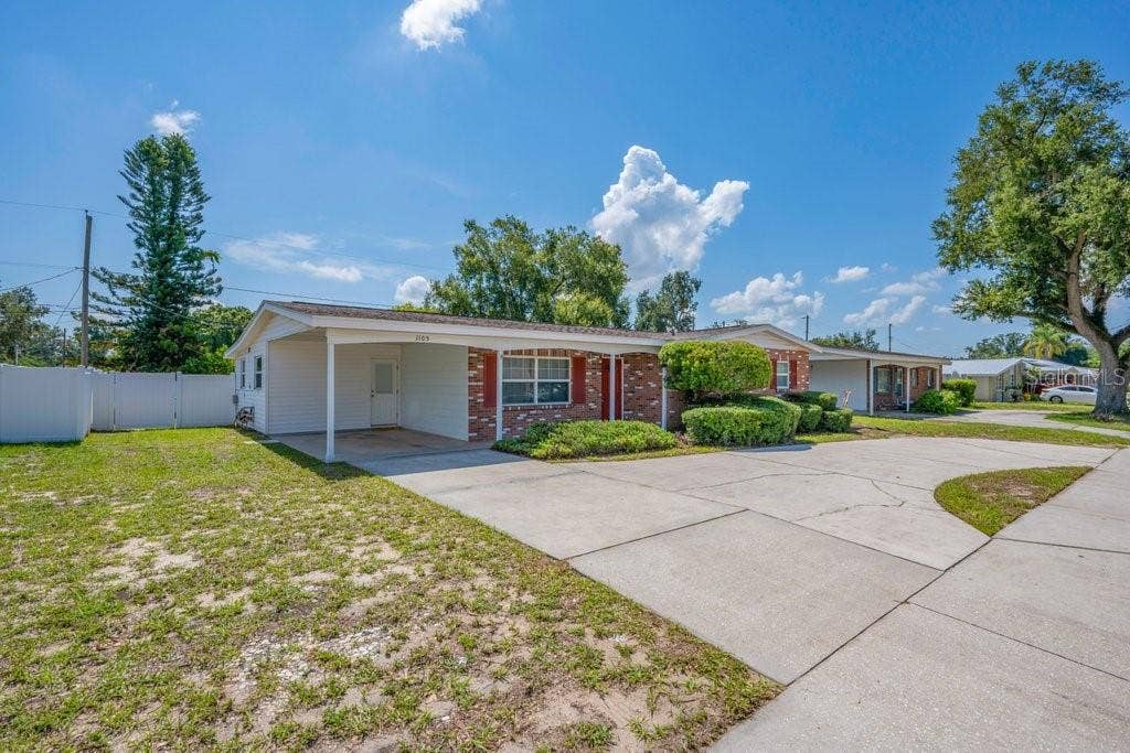 1105 N PARSONS AVENUE, Brandon, FL 33510 1105 N PARSONS AVENUE, Brandon, FL 33510