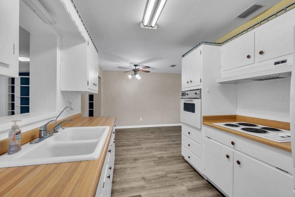 1105 N PARSONS AVENUE, Brandon, FL 33510 1105 N PARSONS AVENUE, Brandon, FL 33510
