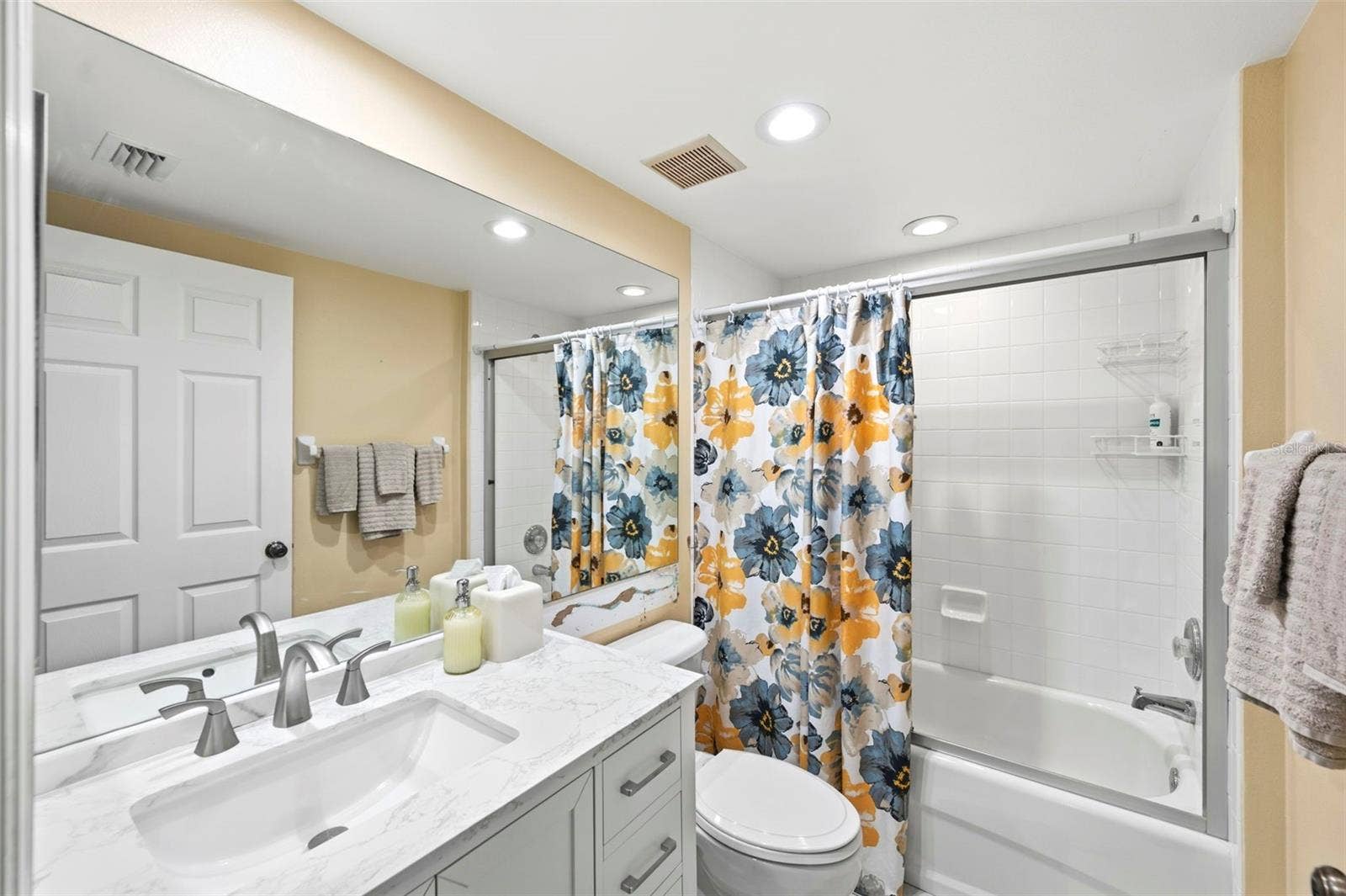 1200 COUNTRY CLUB DRIVE, #2205, Largo, FL 33771