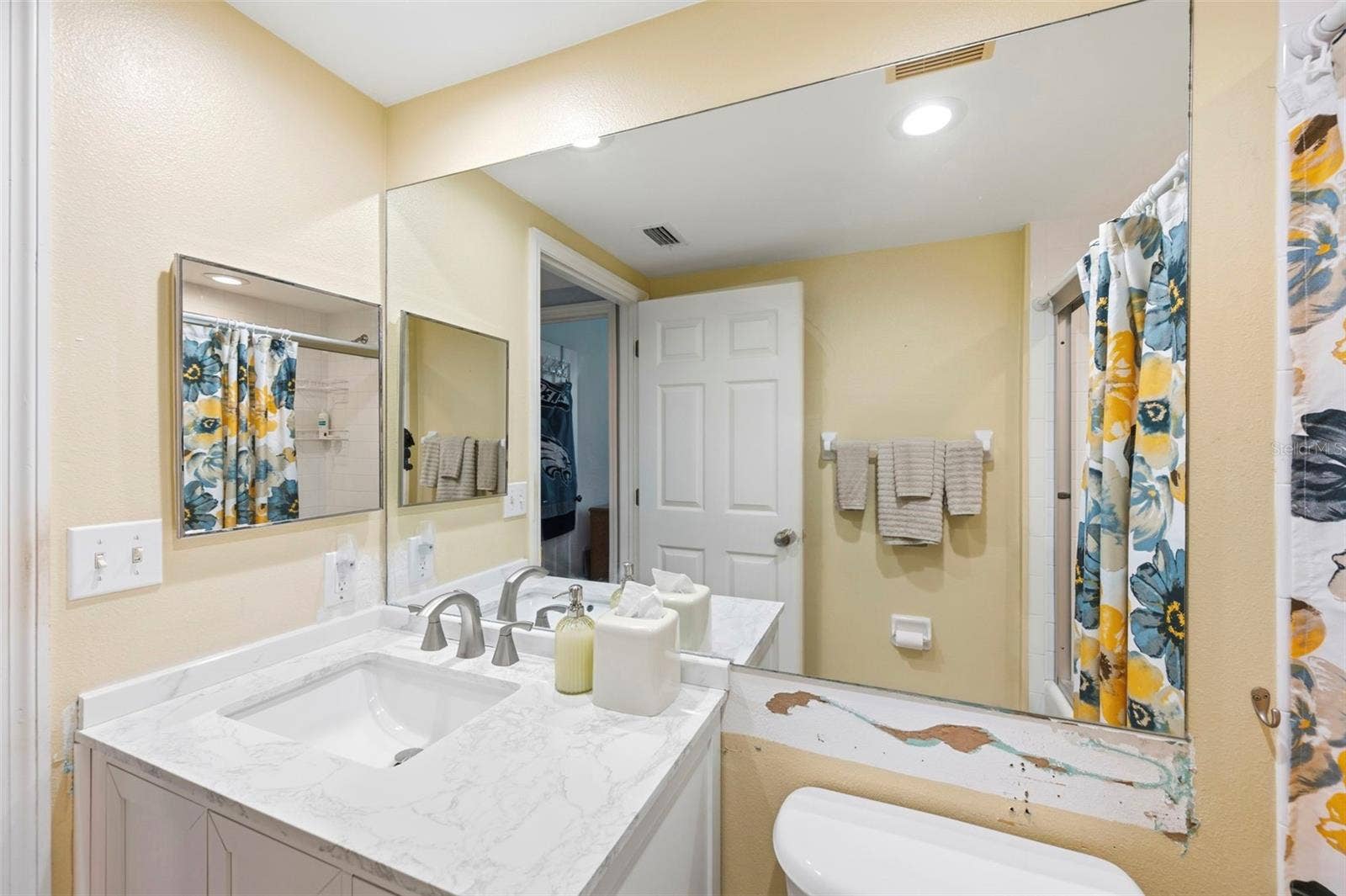 1200 COUNTRY CLUB DRIVE, #2205, Largo, FL 33771