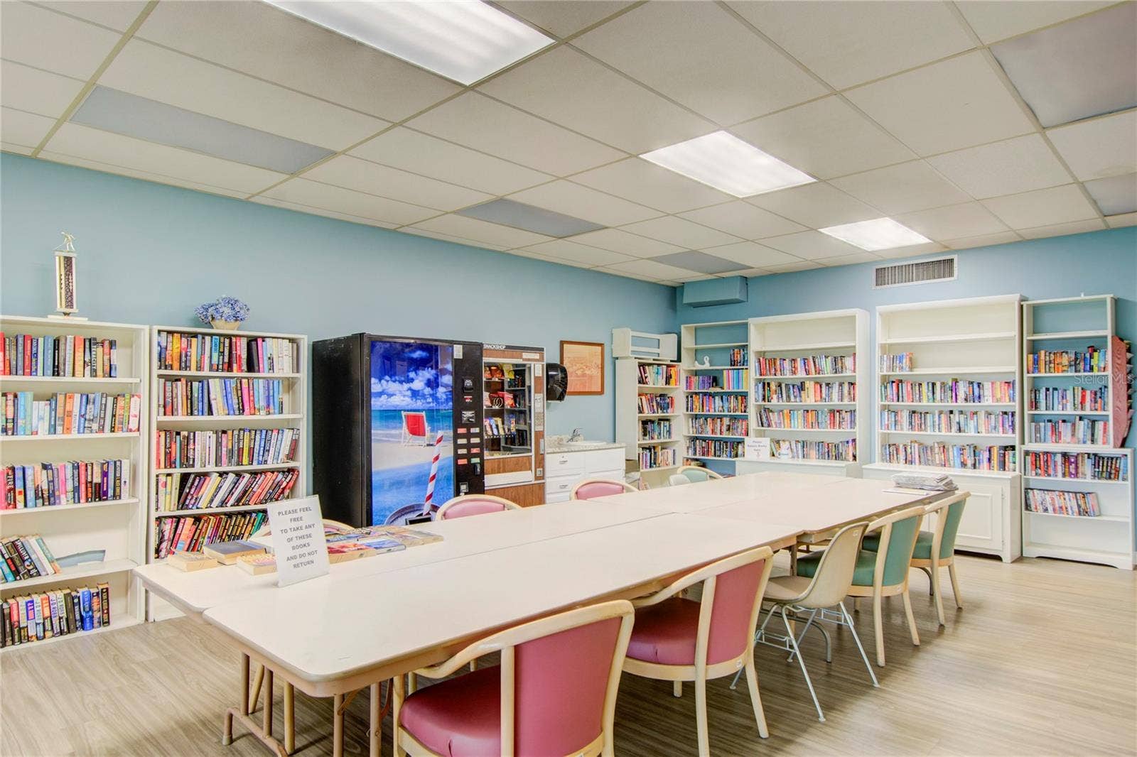 7600 SUN ISLAND DRIVE S, #804, South Pasadena, FL 33707 Clubhouse Library