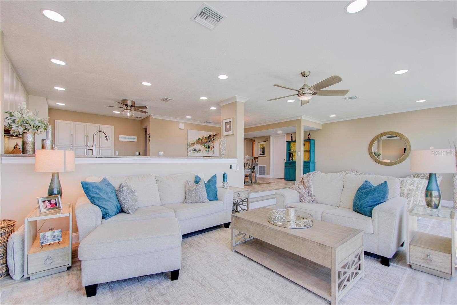 7600 SUN ISLAND DRIVE S, #804, South Pasadena, FL 33707 living