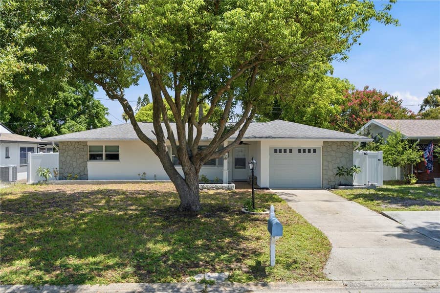 Property photo for 2190 SCOTLAND DRIVE, Clearwater, FL