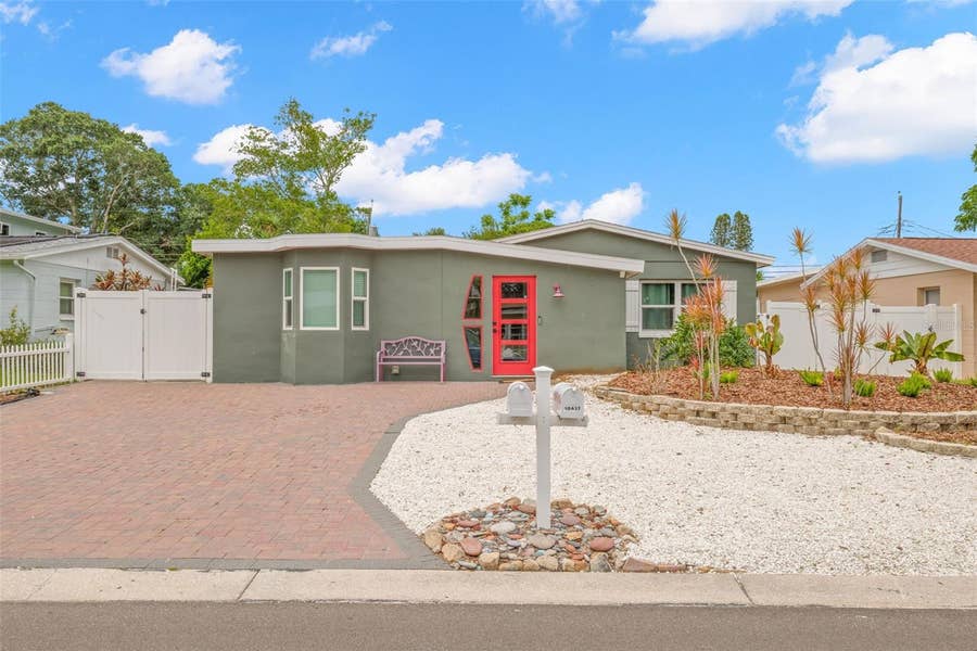 Property photo for 10437 CIRIMOYA LANE, Seminole, FL