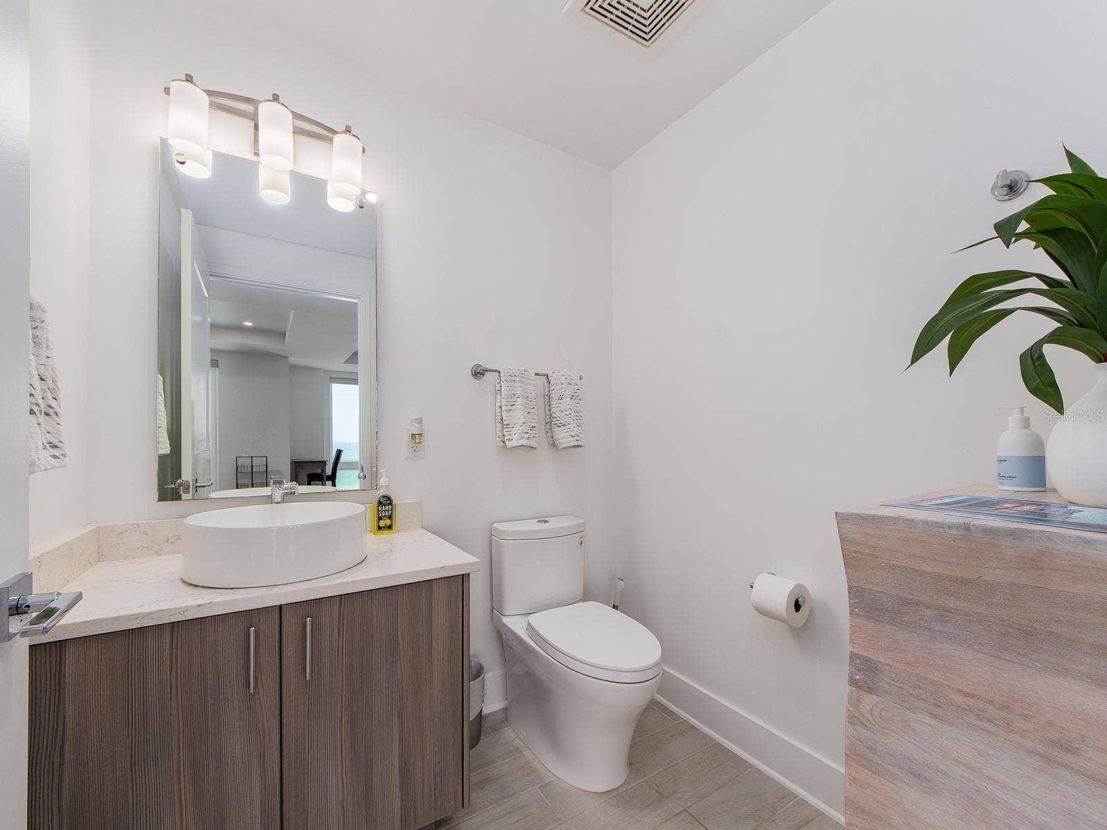 15 AVALON STREET, #701, Clearwater Beach, FL 33767 15 AVALON STREET, #701, Clearwater Beach, FL 33767