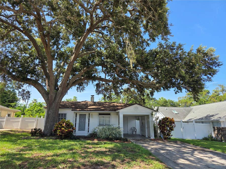 Property photo for 321 WILDWOOD WAY, Belleair, FL