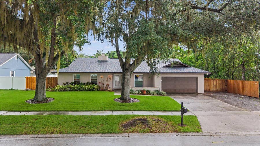 Property photo for 1112 LAKEMONT DRIVE, Valrico, FL