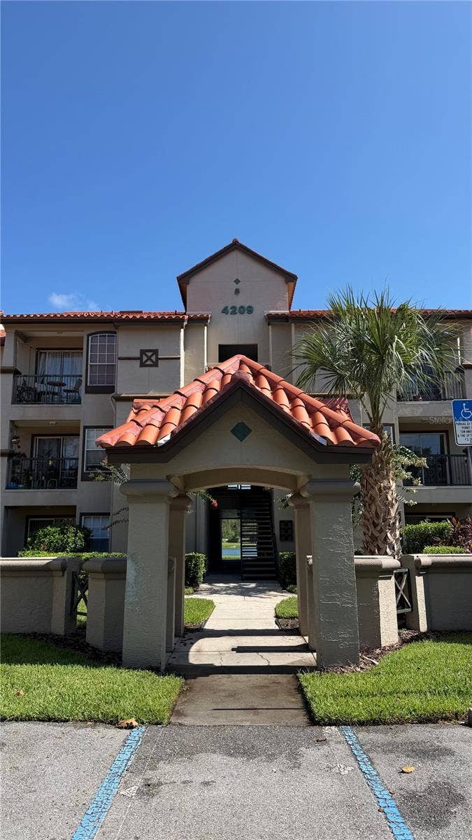 4209 WOODSTORKS WALK WAY, #209, Lutz, FL 33558