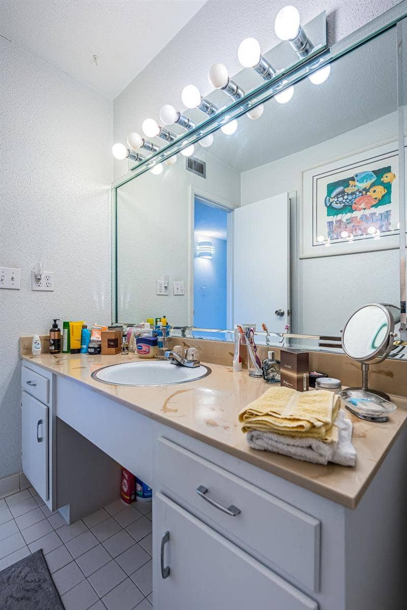 10365 PARADISE BOULEVARD, #16, Treasure Island, FL 33706 10365 PARADISE BOULEVARD, #16, Treasure Island, FL 33706