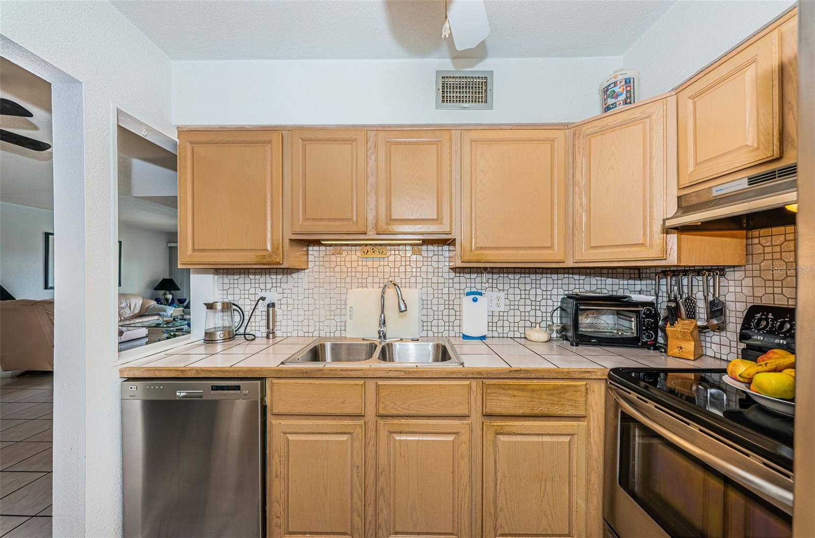 10365 PARADISE BOULEVARD, #16, Treasure Island, FL 33706 10365 PARADISE BOULEVARD, #16, Treasure Island, FL 33706