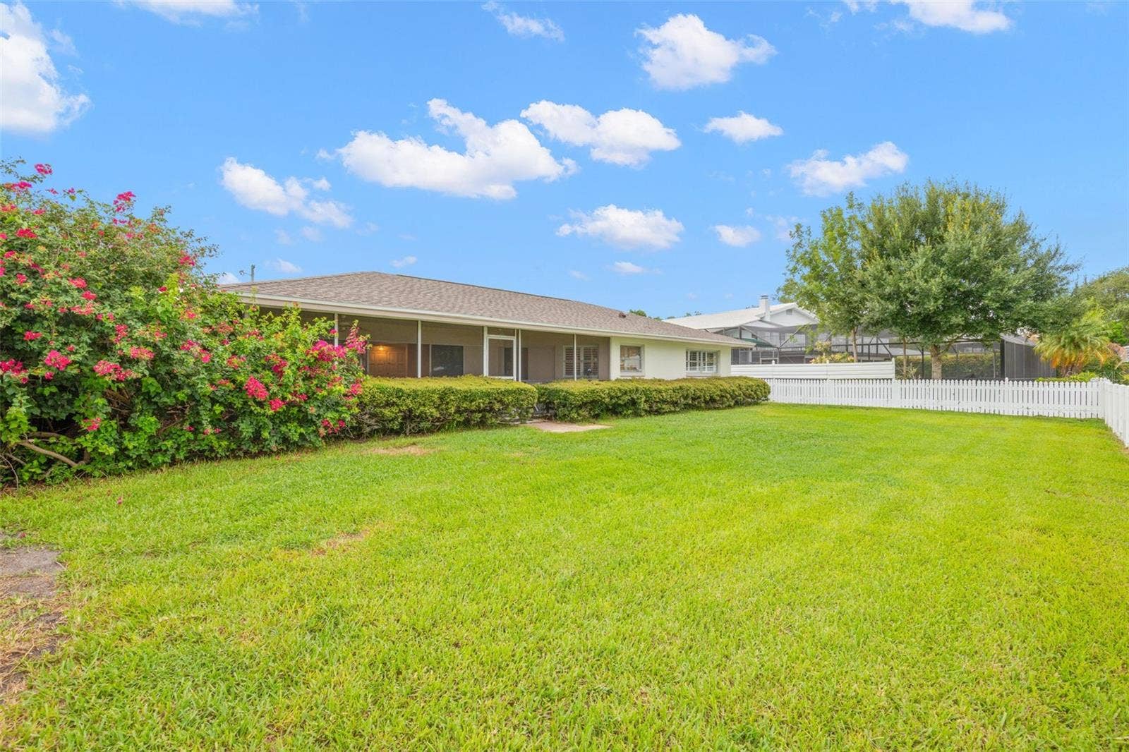 Fully fenced backyard, plenty of room for pool