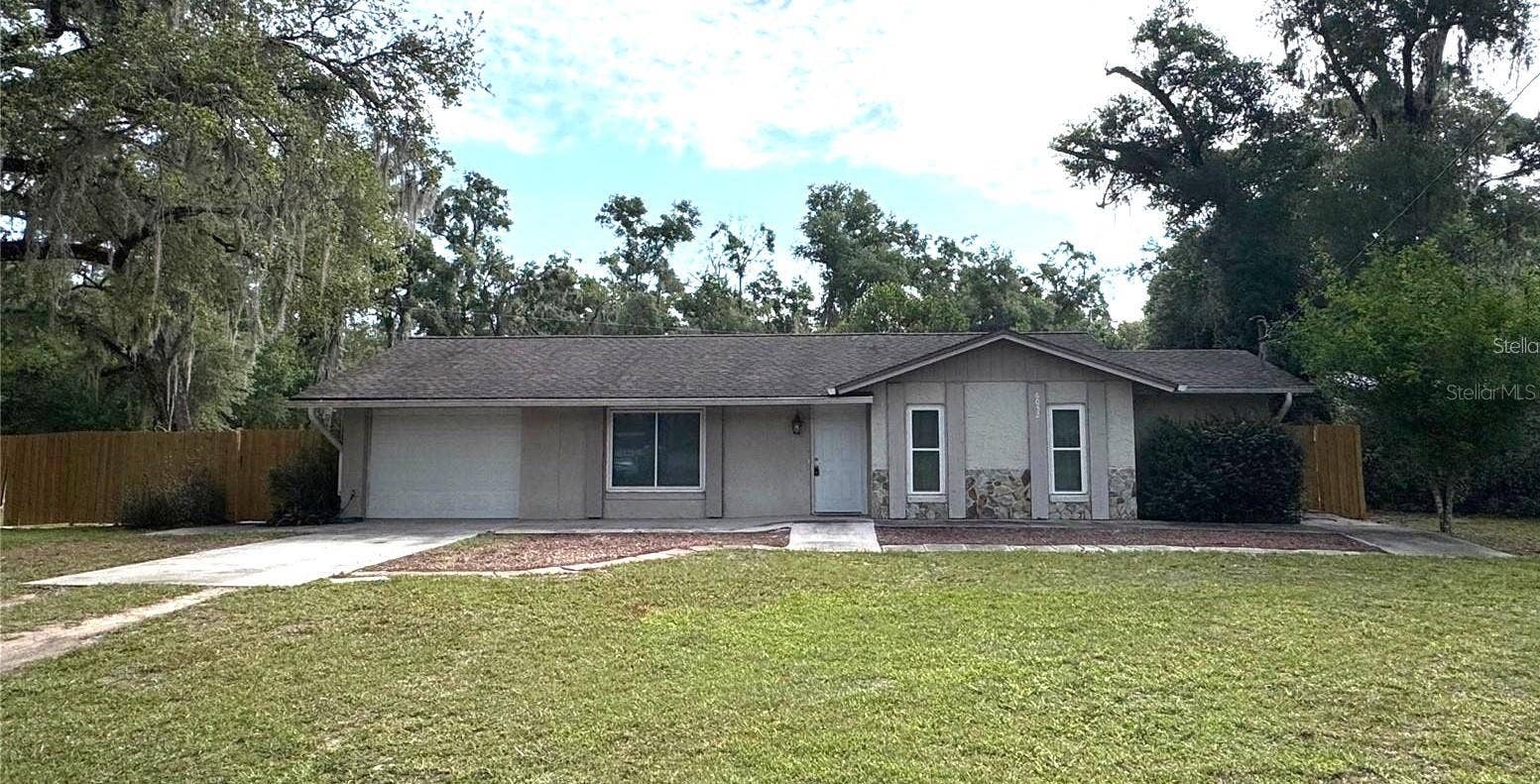 6052 IDLE A WHILE CIRCLE, Dade City, FL 33523