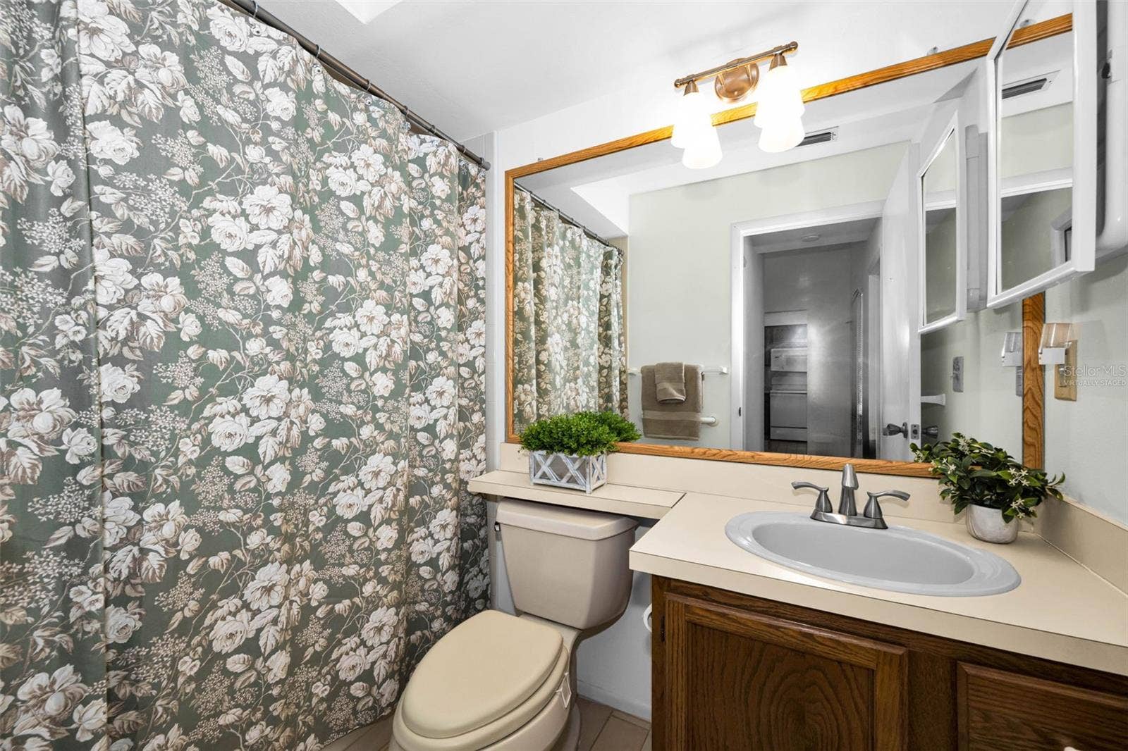 3477 HILLMOOR DRIVE, Palm Harbor, FL 34685 Virtually staged