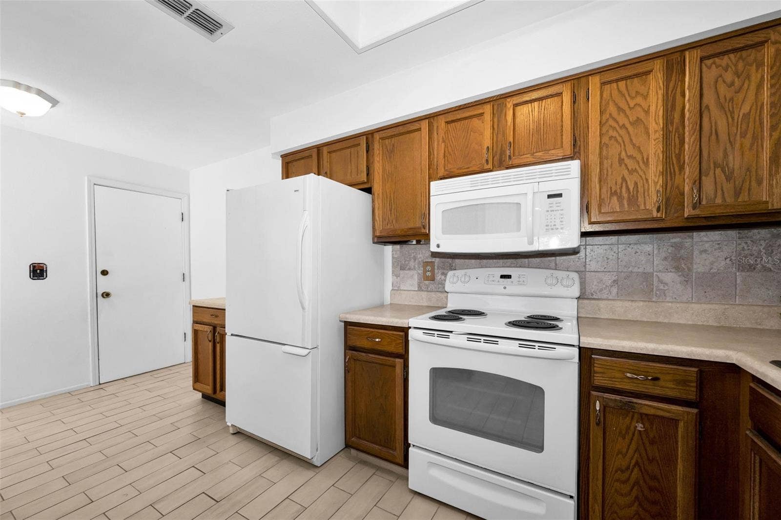 3477 HILLMOOR DRIVE, Palm Harbor, FL 34685 3477 HILLMOOR DRIVE, Palm Harbor, FL 34685