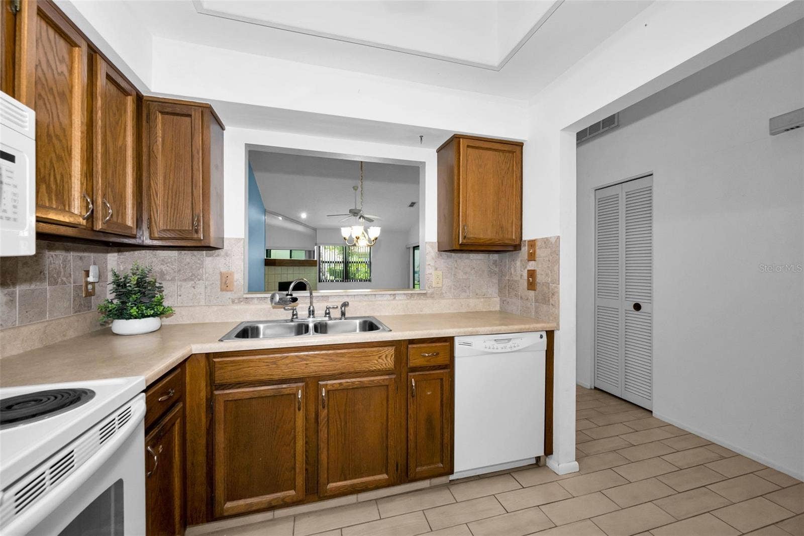 3477 HILLMOOR DRIVE, Palm Harbor, FL 34685 3477 HILLMOOR DRIVE, Palm Harbor, FL 34685