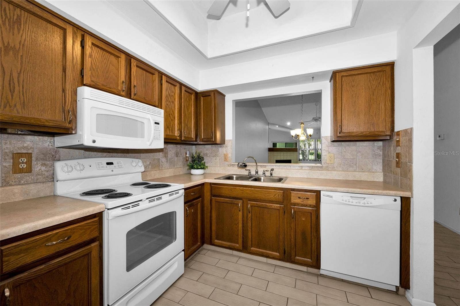 3477 HILLMOOR DRIVE, Palm Harbor, FL 34685 3477 HILLMOOR DRIVE, Palm Harbor, FL 34685