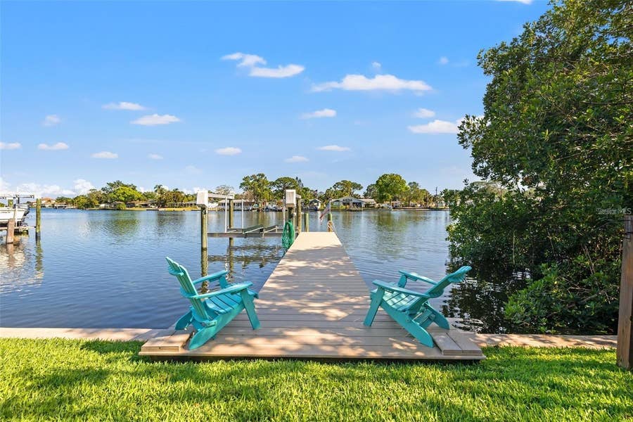 Property photo for 292 SUNLIT COVE DRIVE NE, St Petersburg, FL