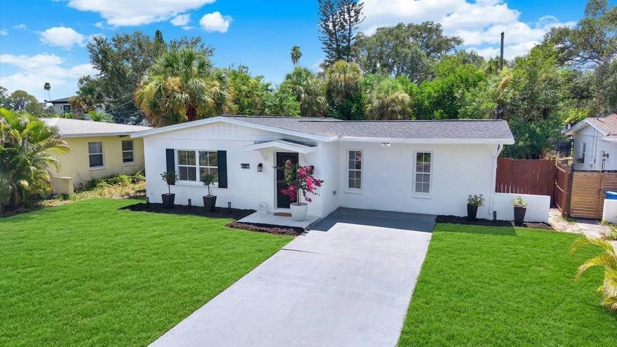 Property photo for 4200 HUNTINGTON STREET NE, St Petersburg, FL