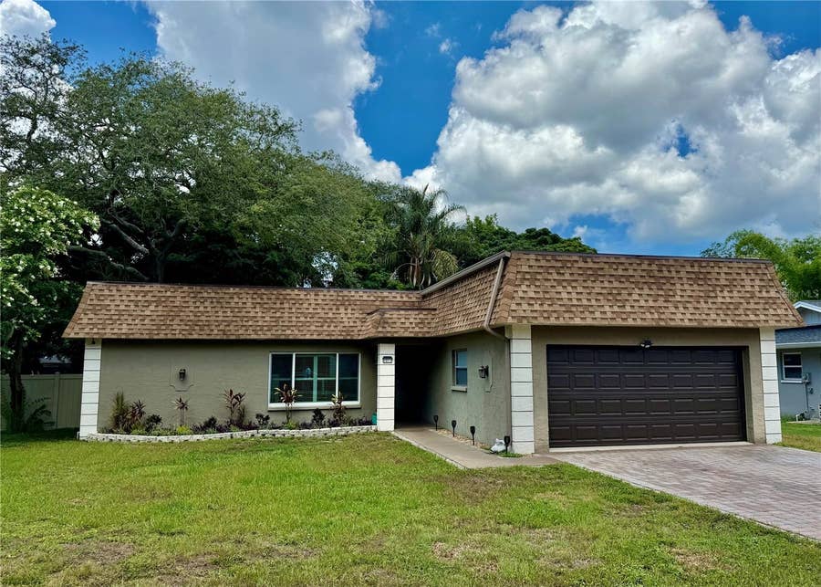 Property photo for 1011 WINDING OAKS DRIVE, Palm Harbor, FL