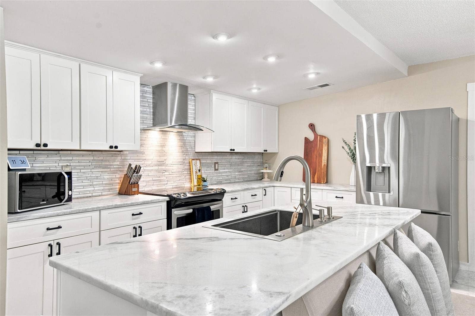 6230 CEDAR STREET NE, St Petersburg, FL 33702 6230 CEDAR STREET NE, St Petersburg, FL 33702