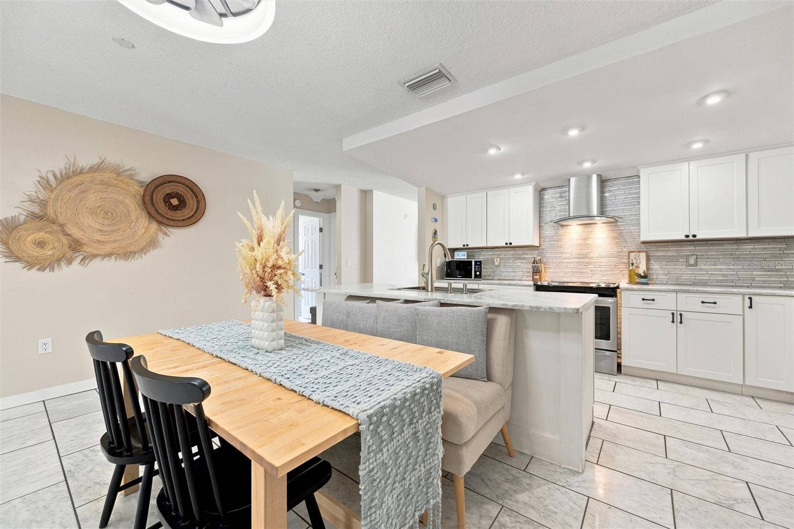 6230 CEDAR STREET NE, St Petersburg, FL 33702 6230 CEDAR STREET NE, St Petersburg, FL 33702