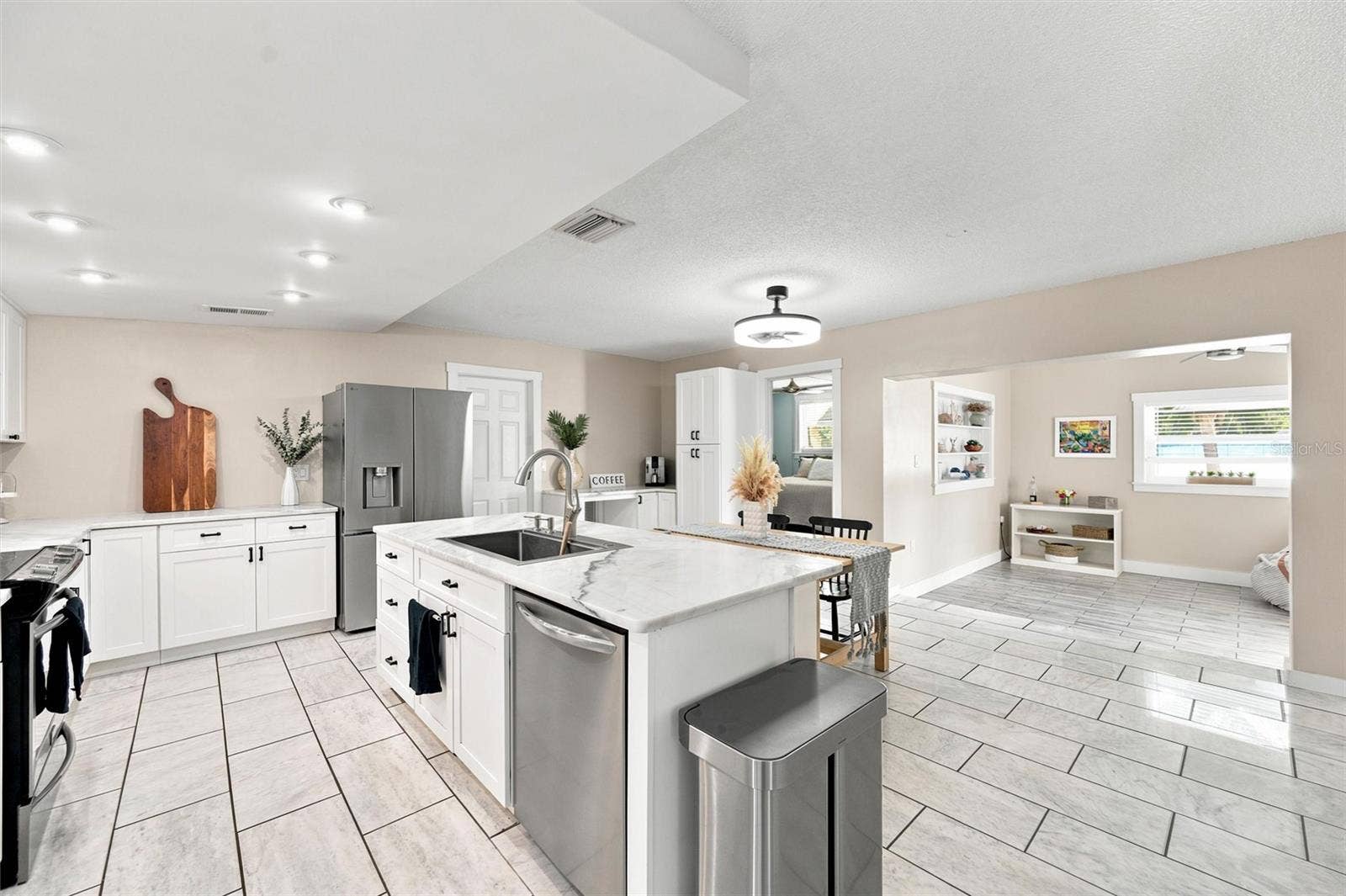 6230 CEDAR STREET NE, St Petersburg, FL 33702 6230 CEDAR STREET NE, St Petersburg, FL 33702