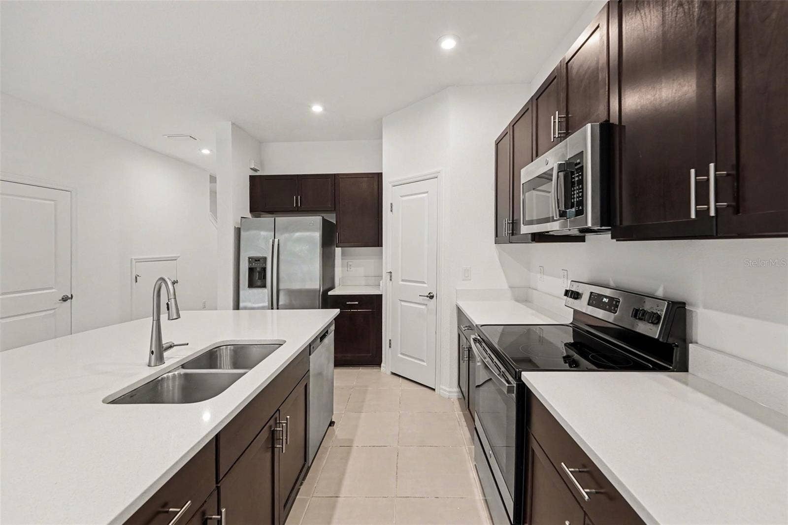 10573 OAKSIDE DRIVE, Palmetto, FL 34221 10573 OAKSIDE DRIVE, Palmetto, FL 34221