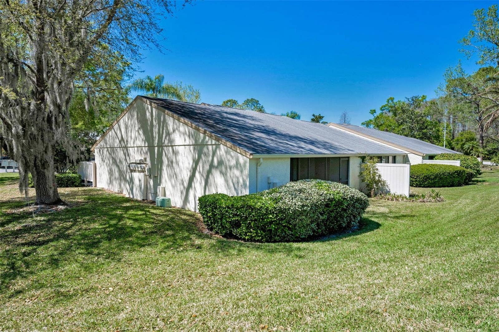 1333 SHADY PINE WAY, #F, Tarpon Springs, FL 34688 End Unit Villa
