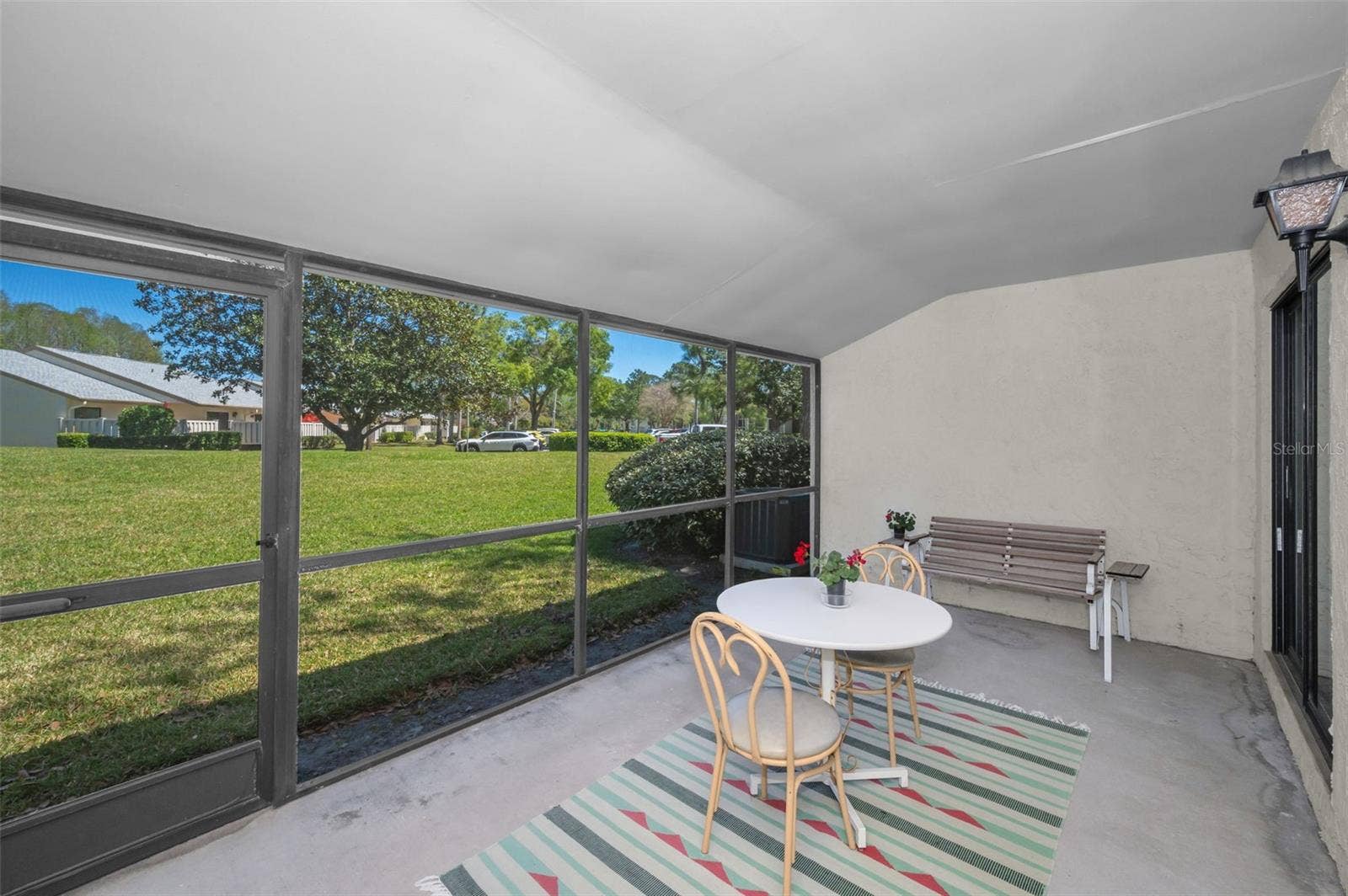 1333 SHADY PINE WAY, #F, Tarpon Springs, FL 34688 Screened-In Patio
