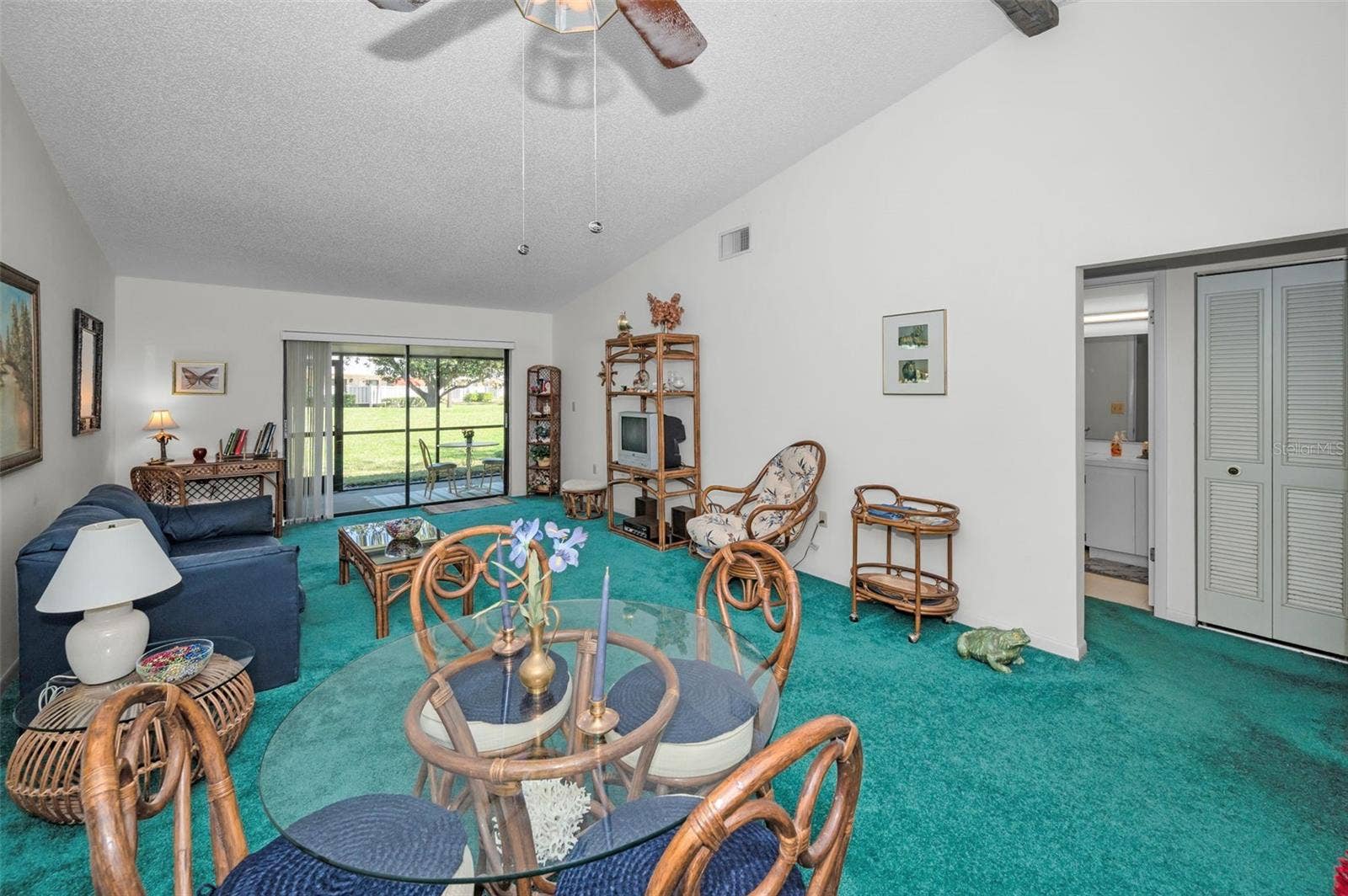 1333 SHADY PINE WAY, #F, Tarpon Springs, FL 34688 Living Room & Dining Room Combo