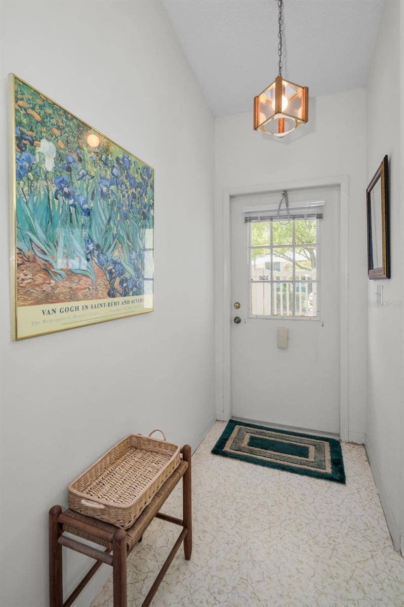 1333 SHADY PINE WAY, #F, Tarpon Springs, FL 34688 Foyer