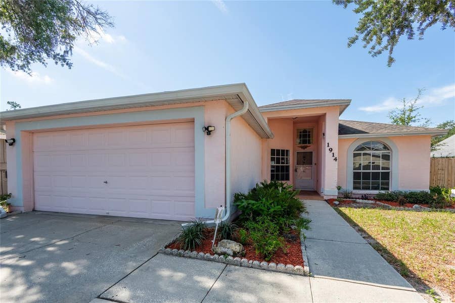 Property photo for 1914 WOODCUT DRIVE, Lutz, FL