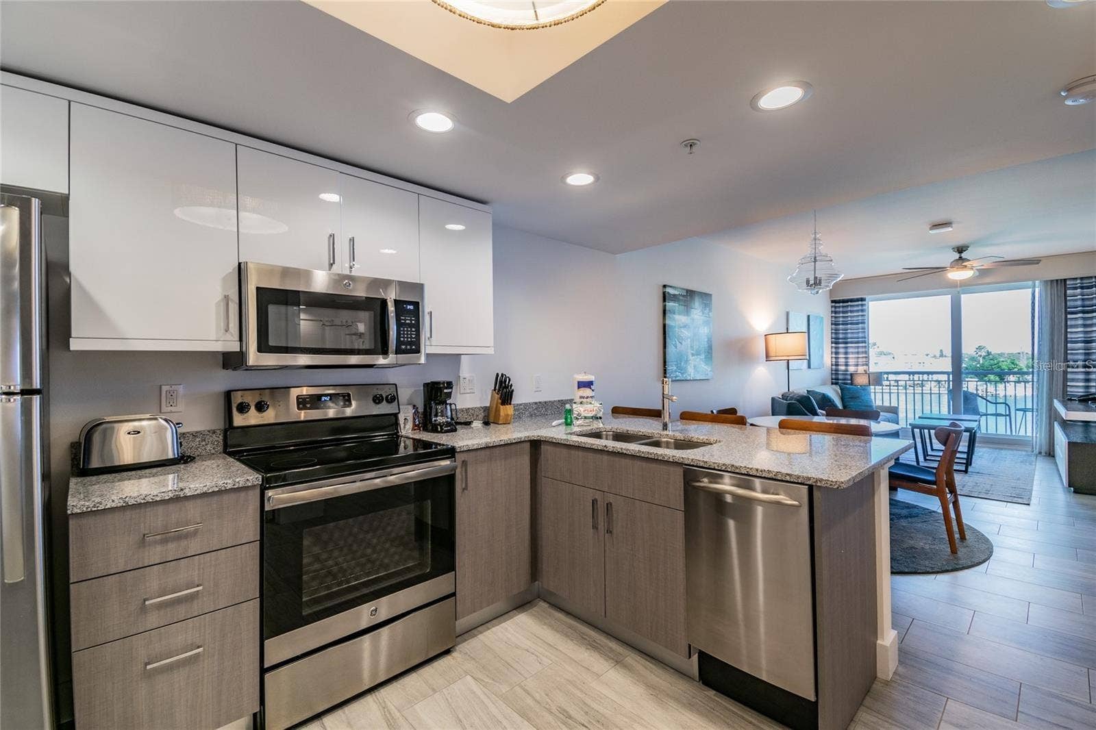 10091 GULF BOULEVARD, #202E, Treasure Island, FL 33706