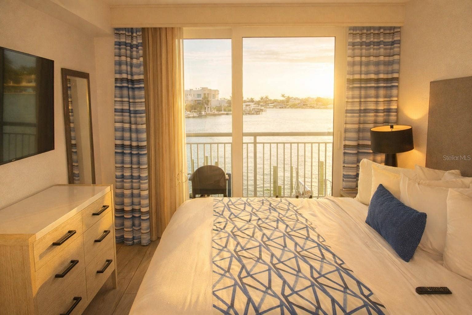 10091 GULF BOULEVARD, #203E, Treasure Island, FL 33706 Primary Bedroom with King Bed